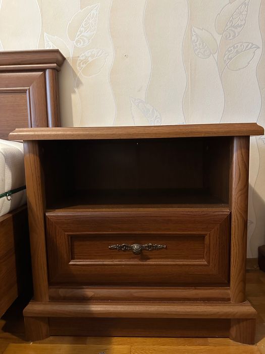 Обзавеждане за спалня, гардероб и нощни шкафчета + матраци и  рамка