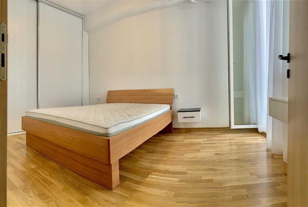 Дава се под наем Двустаен апартамент в Бургас, Славейков - 56 кв.м за 229.5 € - Снимка #3