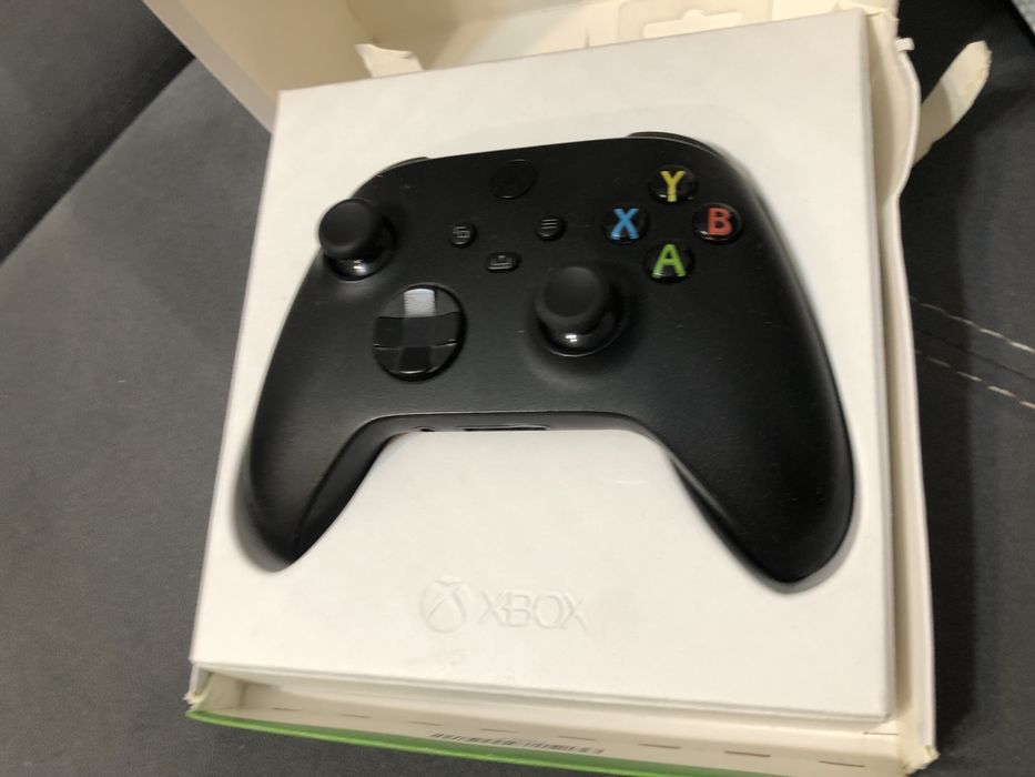 Consola xbox one in stare foarte buna intretinut bine, maneta pret bun