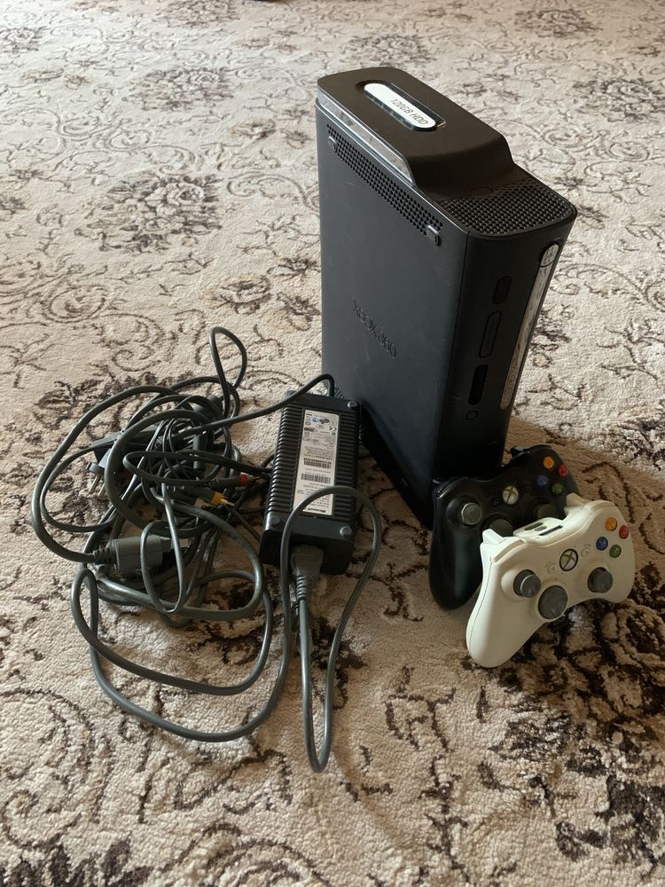 Xbox 360 два жостики 4 диск есть сумма 800,000 сум
