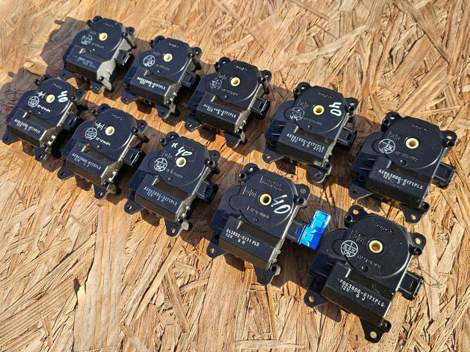 Сервопривод отопителя салона / печки на TOYOTA CAMRY 40