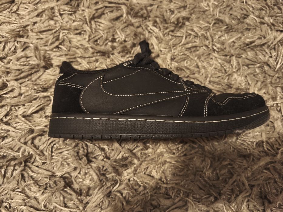 Jordan 1 Travis Scott