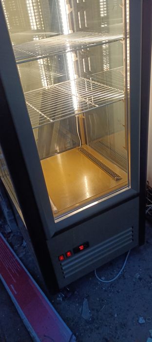 Vitrina frigorifica verticala