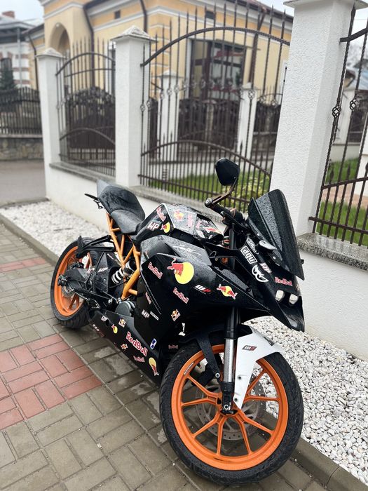 vând ktm rc 125.