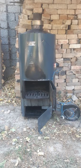Продаётся универсальный котёл (твёрдое топливо + природный газ)

Прода
