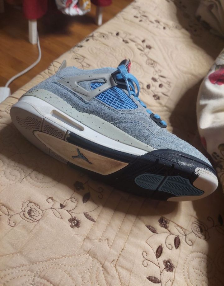 Jordan 4 retro university blue