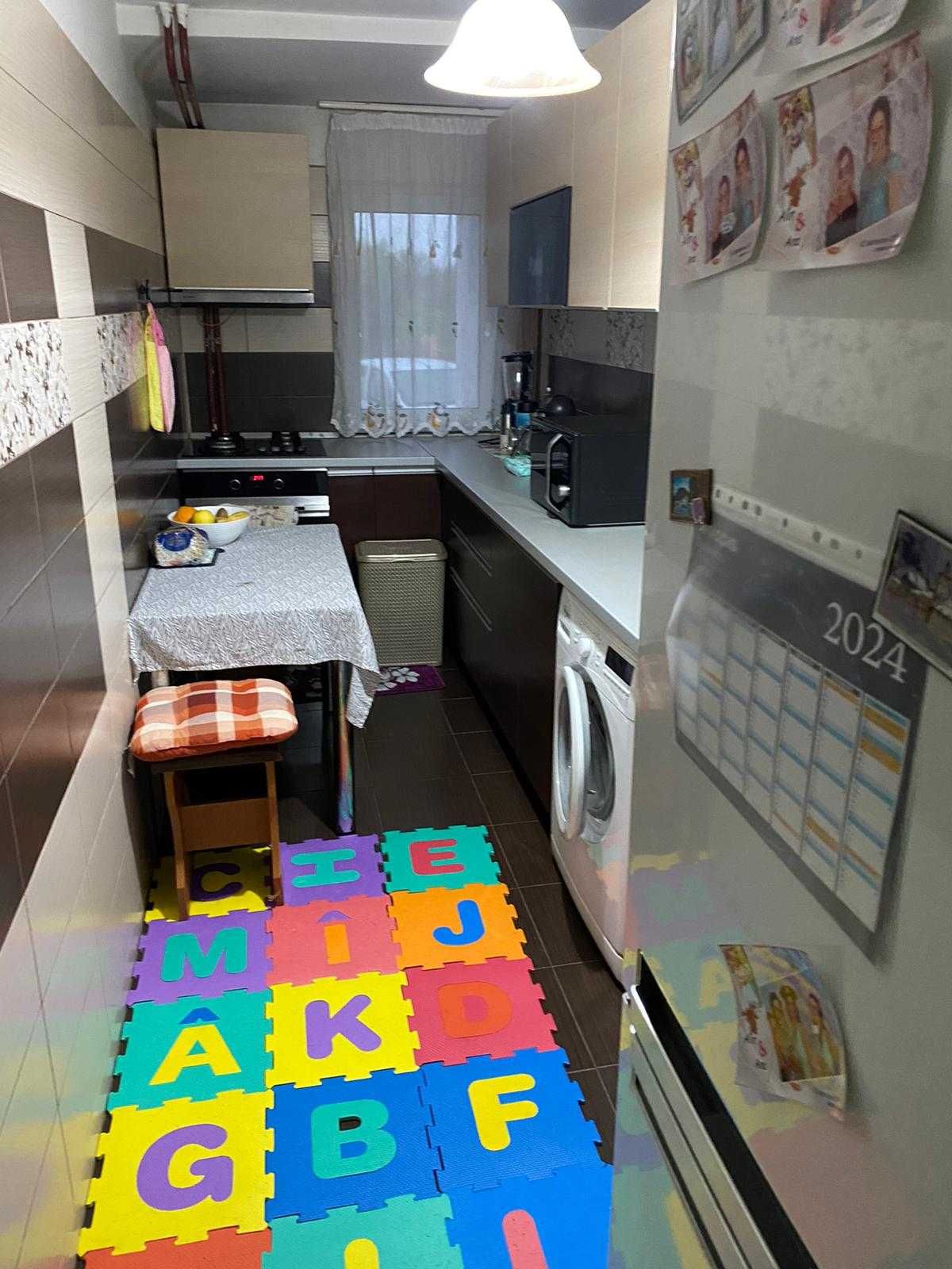 Închiriez apartament 3 camere, Pitești