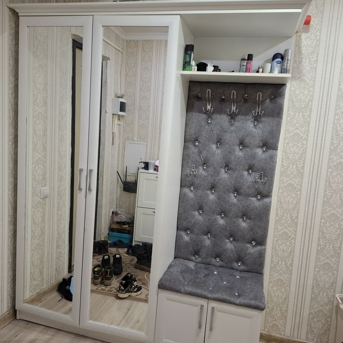 Продам прихожие мебель