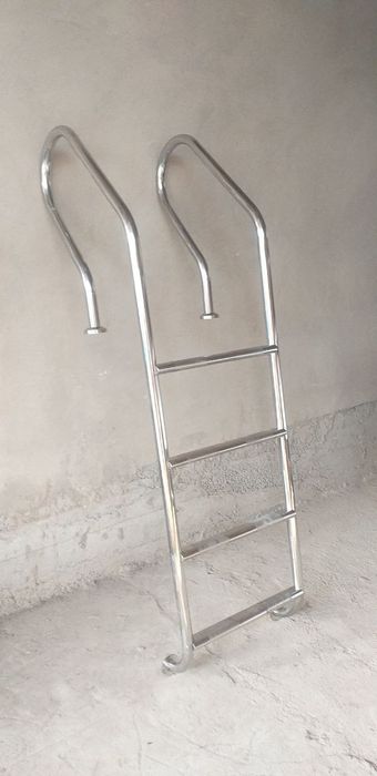 Basseyn uchun narvon