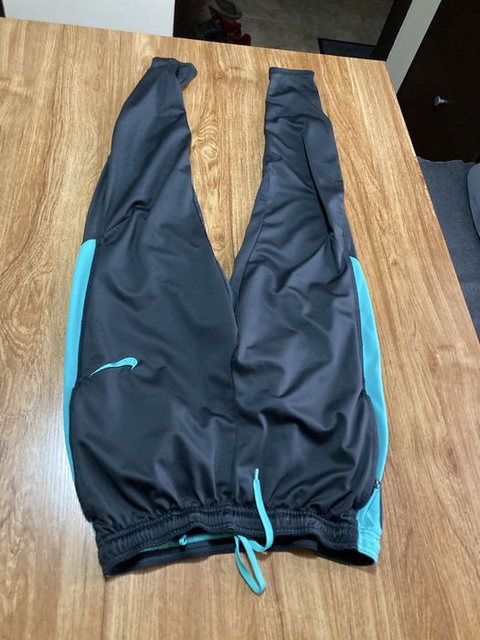 Оригинални мъжки долнища Nike