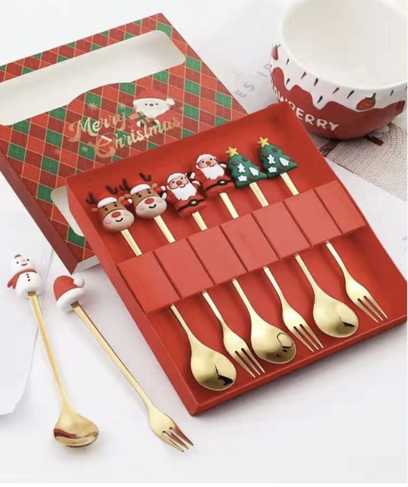 Набор приборов в новогоднем стиле