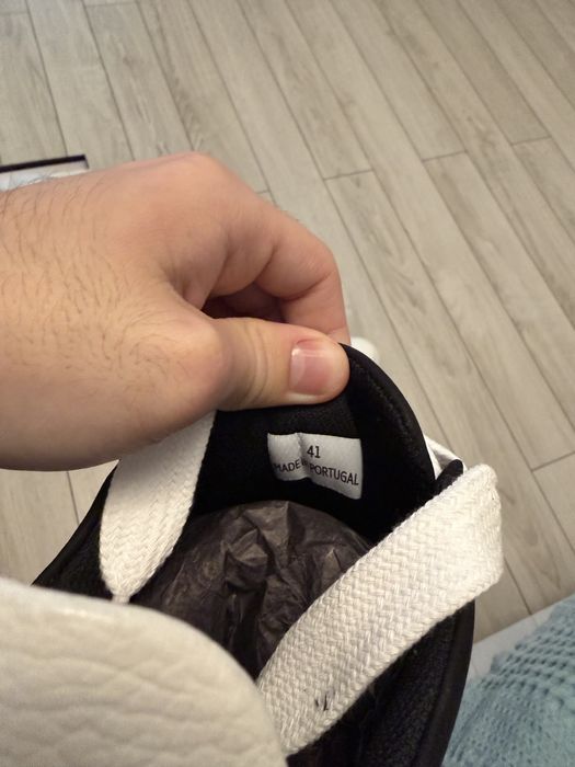 Numeris-Atelier-Acrylic Black