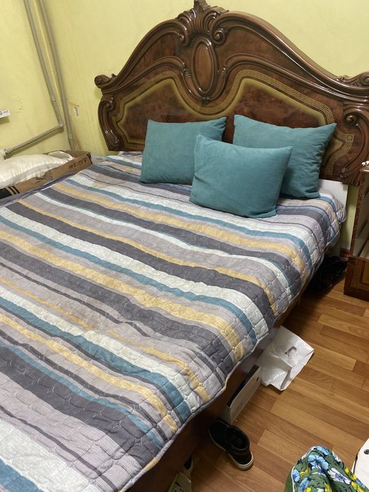 Кровать с матрасом