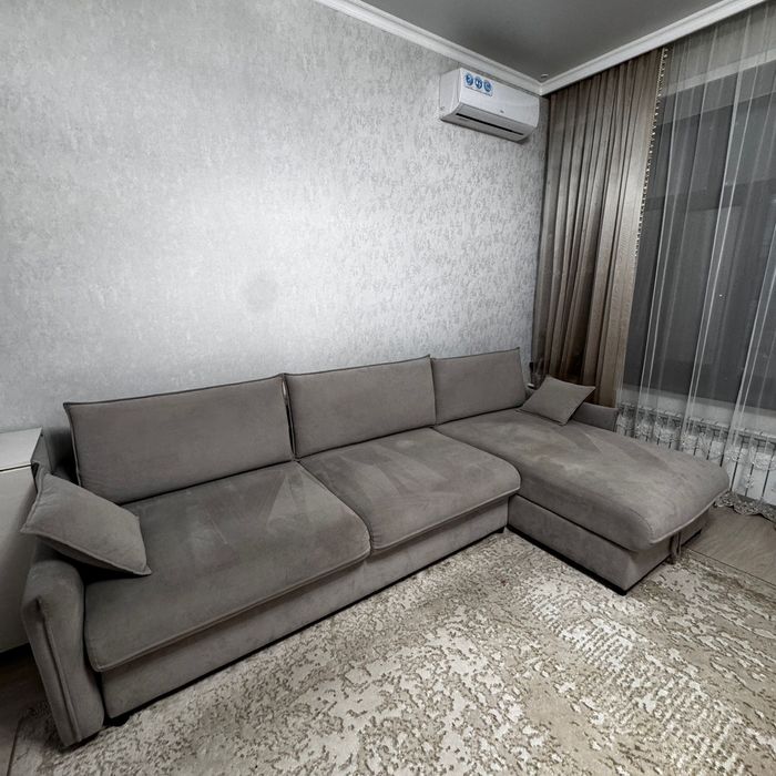 Продам диван угловой.