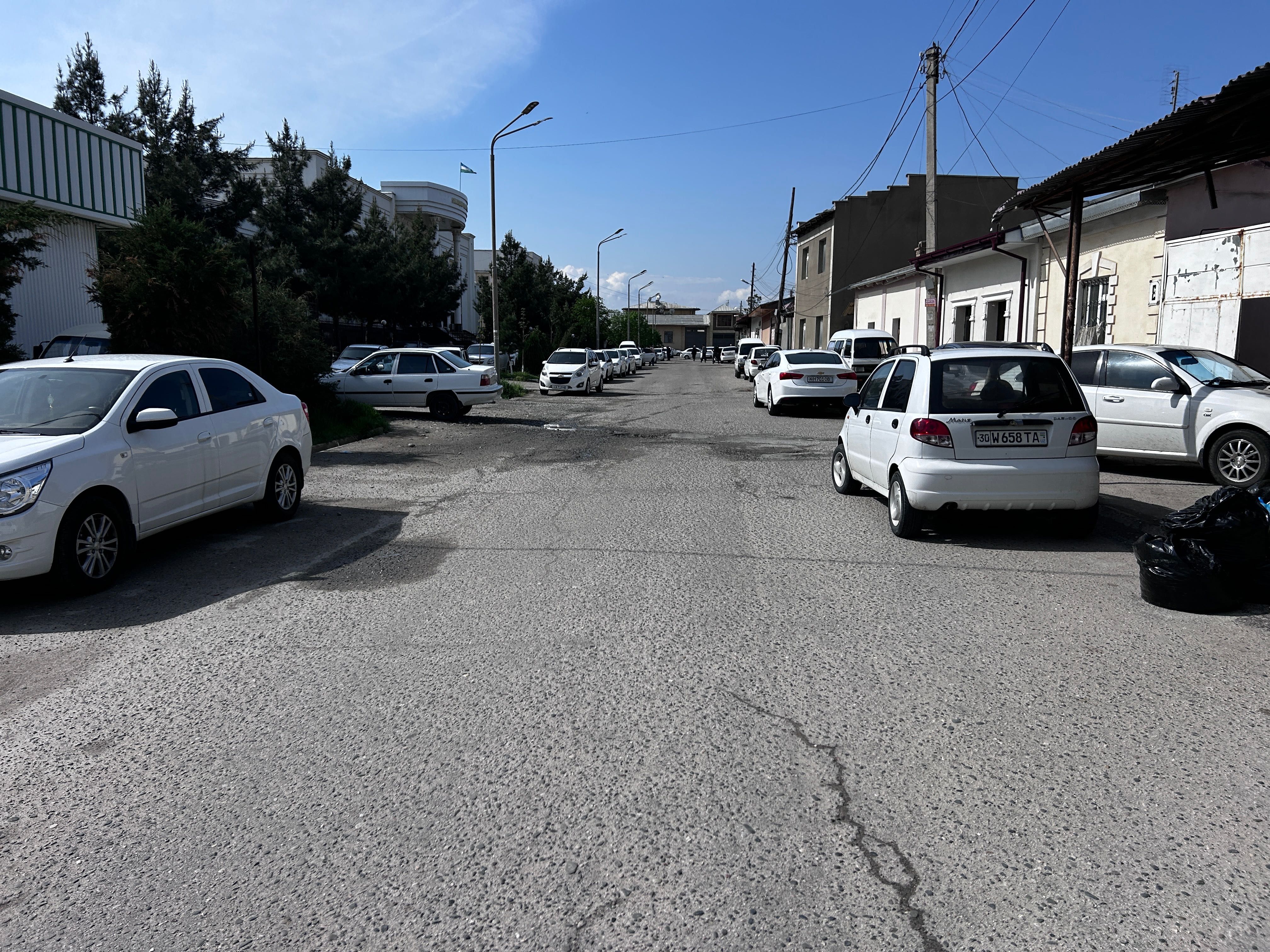 Шахар марказида курилиш учун ховли жой 4 сотих