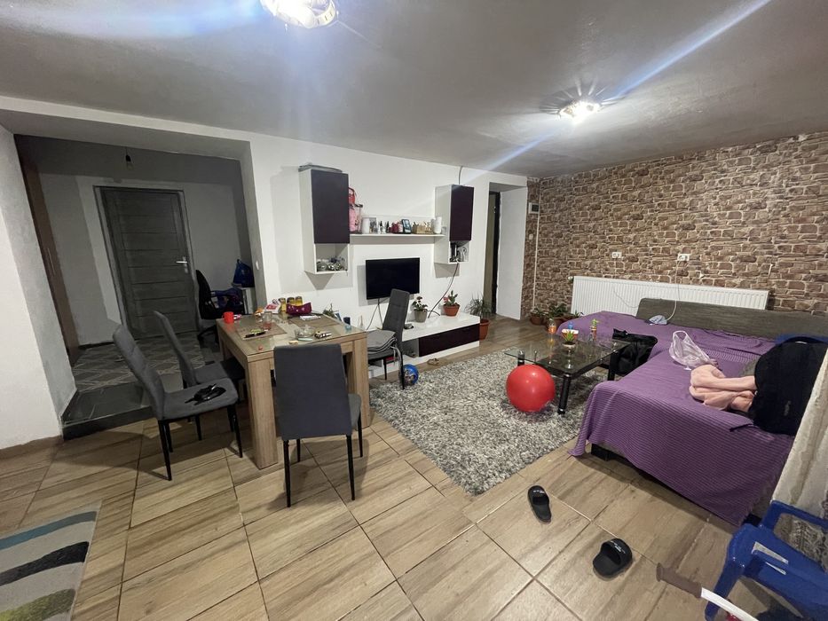 Vănd casă in iecea mare cu 3 băi + Garaj / centrală / terasă