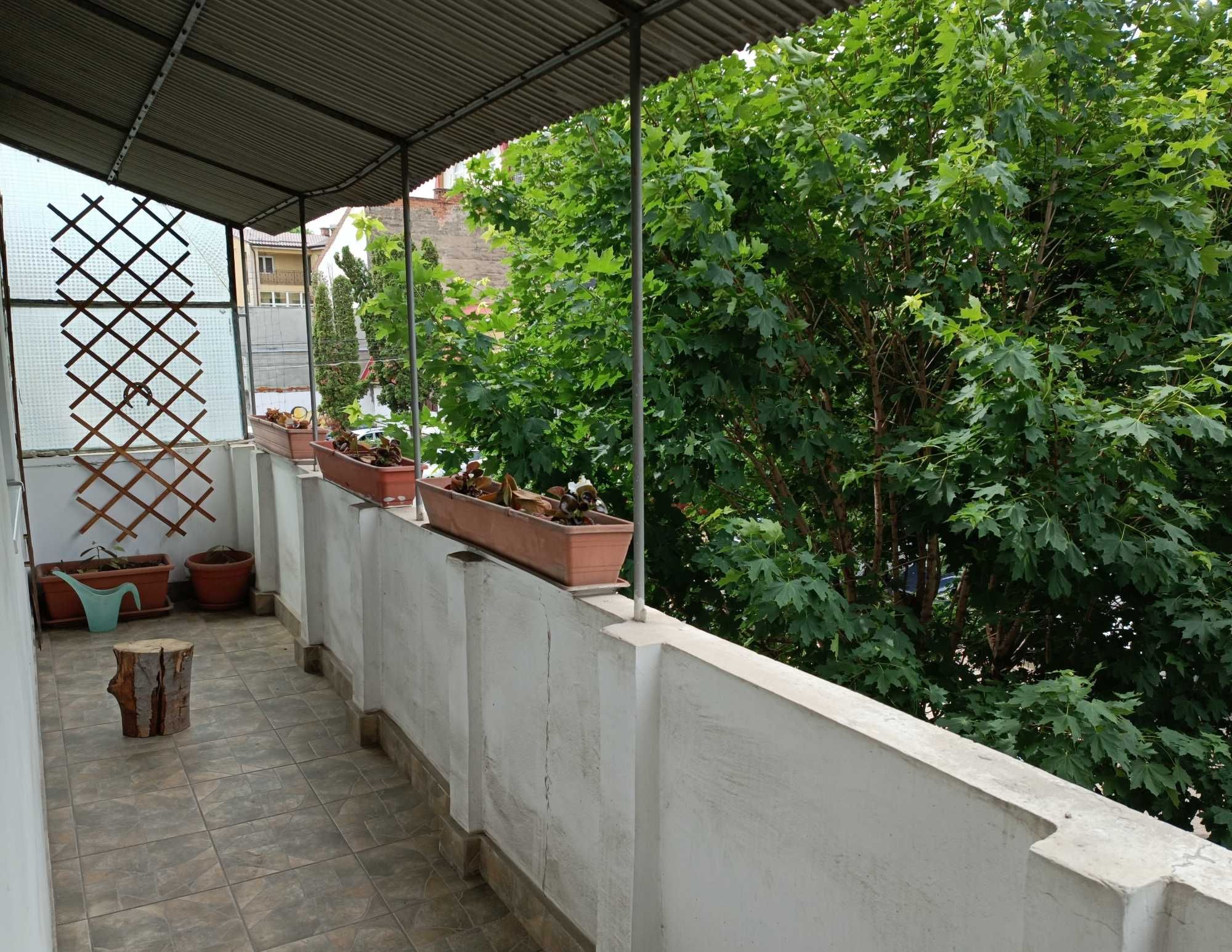 Ap. 2 camere, supraf. desf. 74 m.p. Calea Dorobantilor,Cluj-Napoca