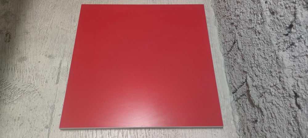 Blat 68,5 x 68,5 cm din PAL rezistent, pentru masa