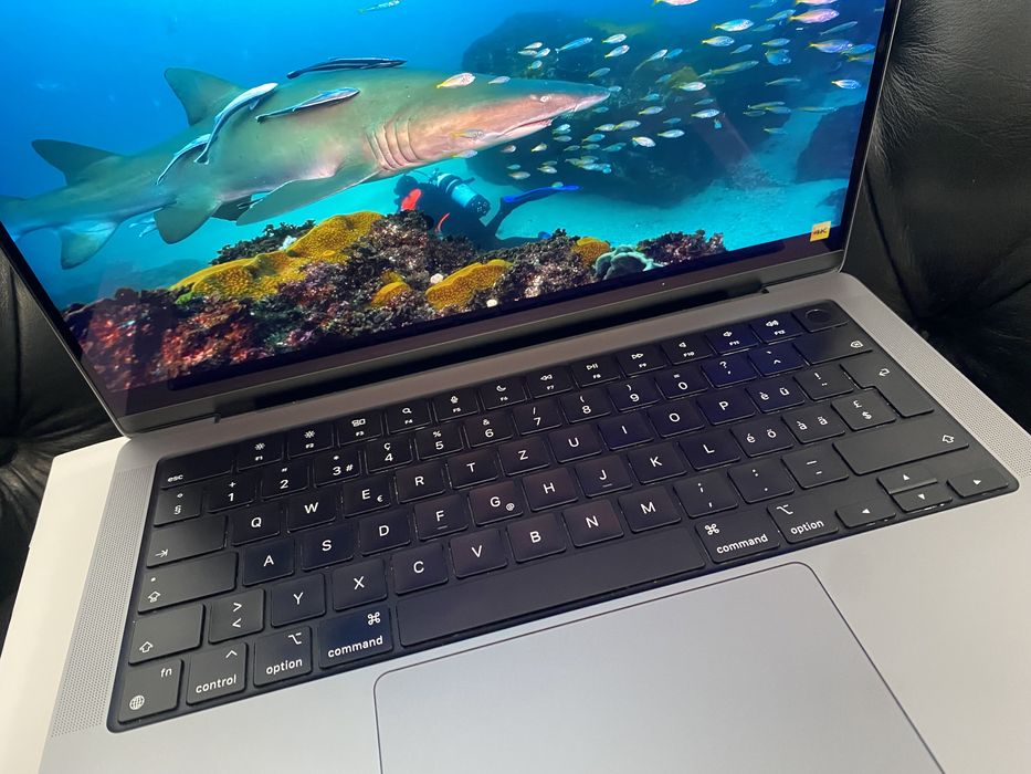 MacBook Pro 14-inch/ M1 Pro / 16 Gb RAM / 512 Gb / Space Black /Ca nou
