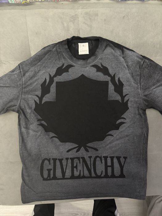 Тениска Givenchy