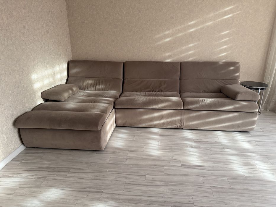 Продам диван угловой