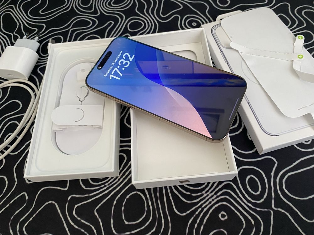 Iphone 16 pro max desert titanium 265GB