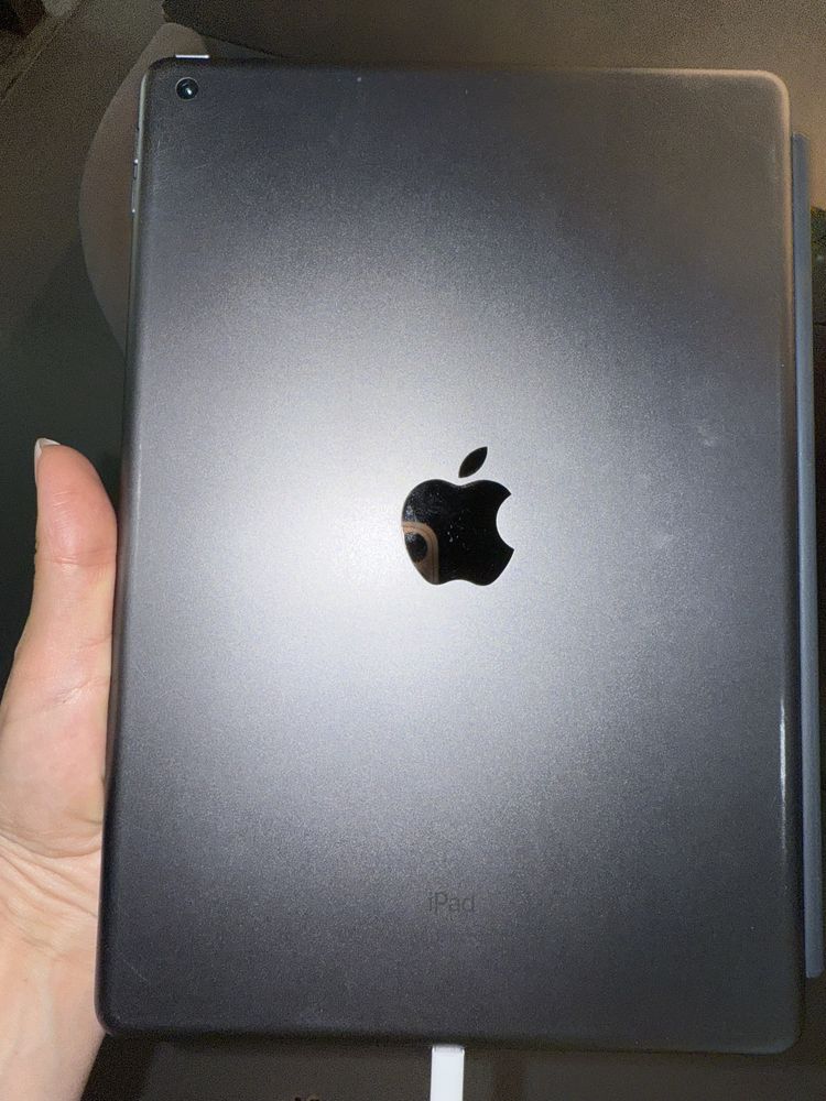 iPad generatia 8 32 GB