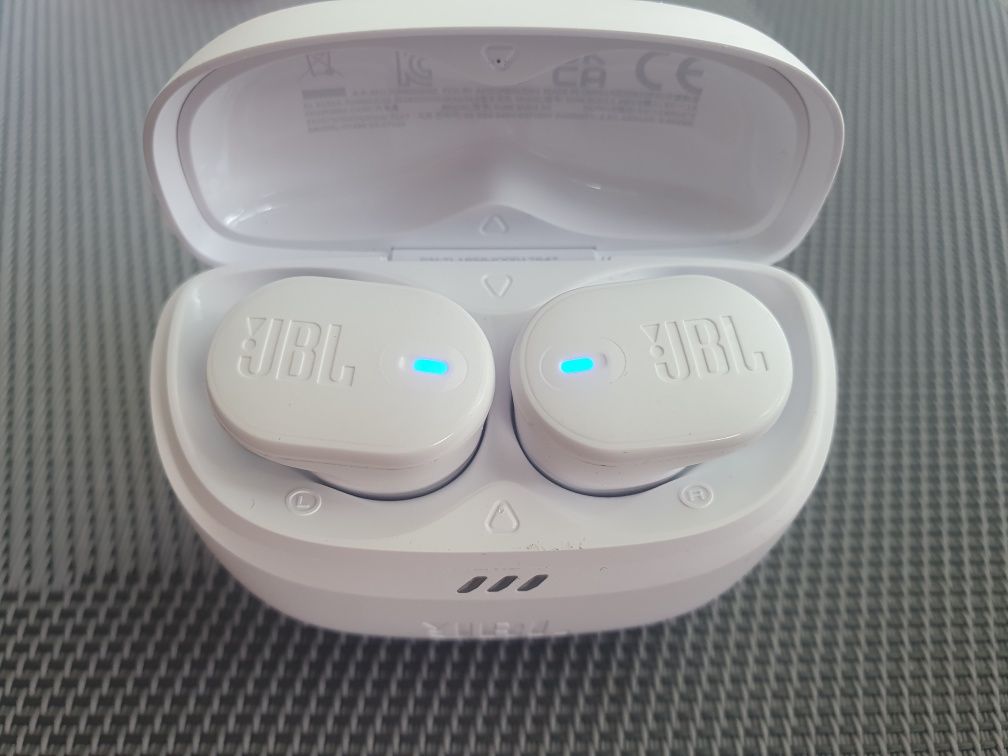 JBL Tune buds 2 bluetooth слушалки