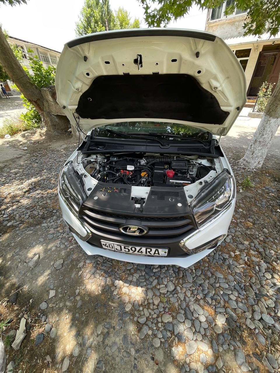 Lada Xray sotiladi