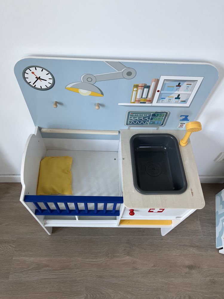 Детска играчка болница за животни, кукли Ikea Flisat дървена къща