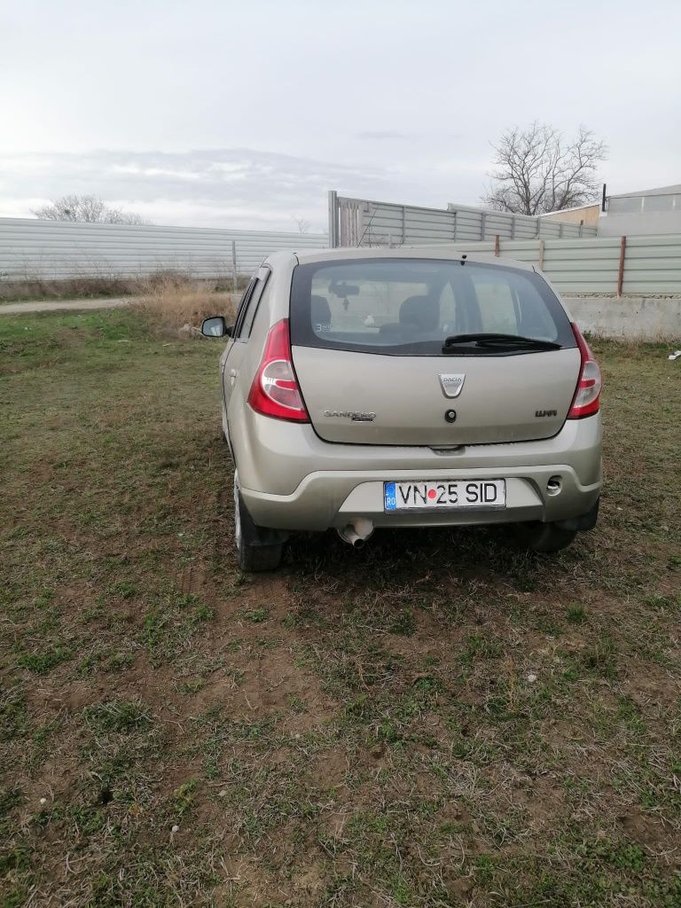 Vând Dacia sandero