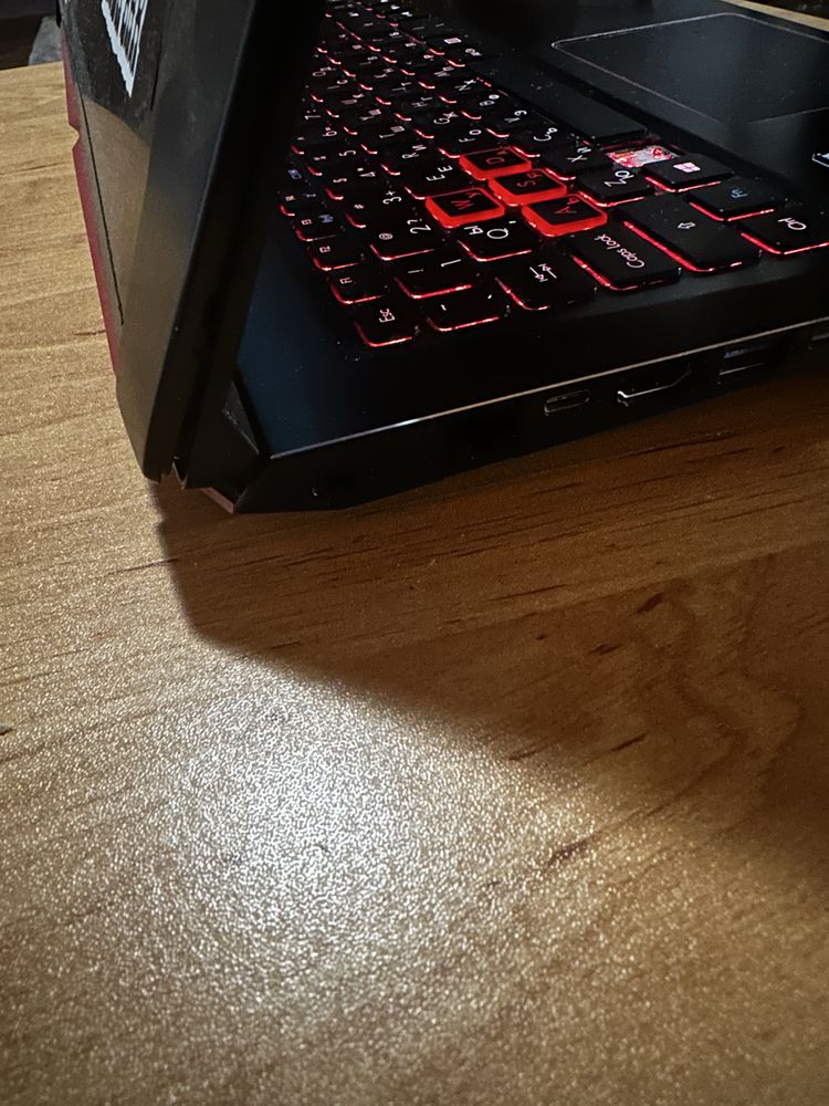Геймърски лаптоп Acer Predator Helios 300