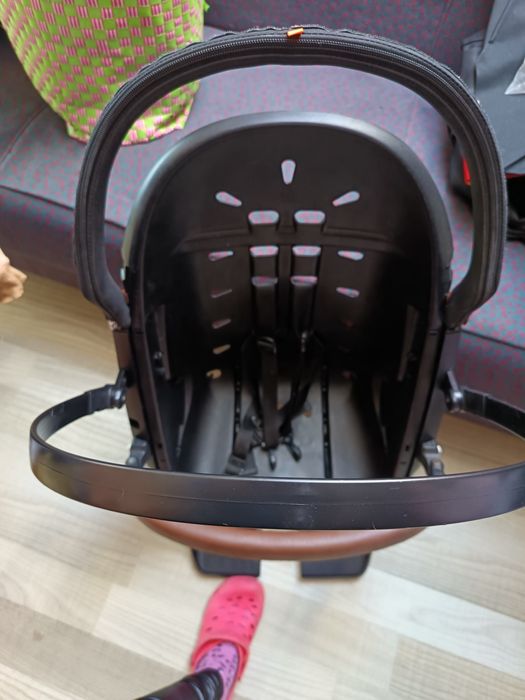 Vând sezut complet (partea de plastic)stokke v6