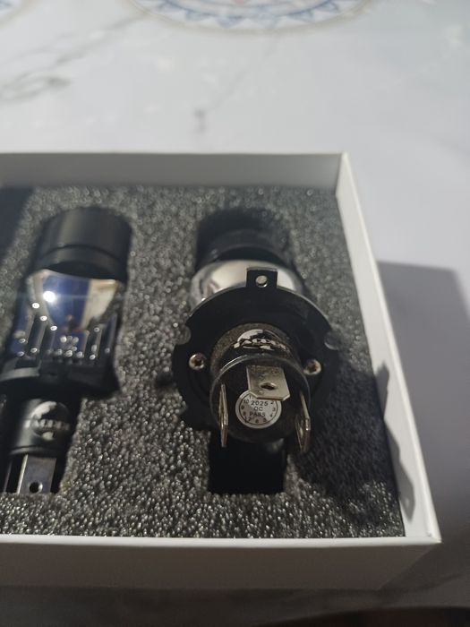 Срочна продам би лед H4