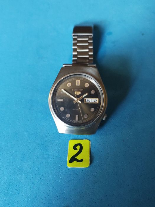 Часовници Seiko guartz и Seiko-5 модел от 1970 година