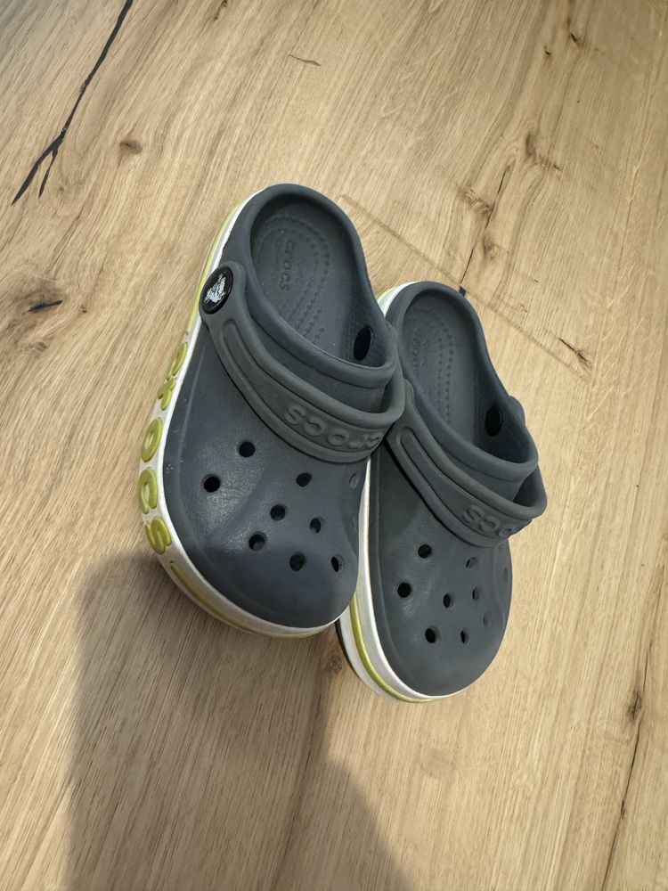 Crocs C8 papuci gri