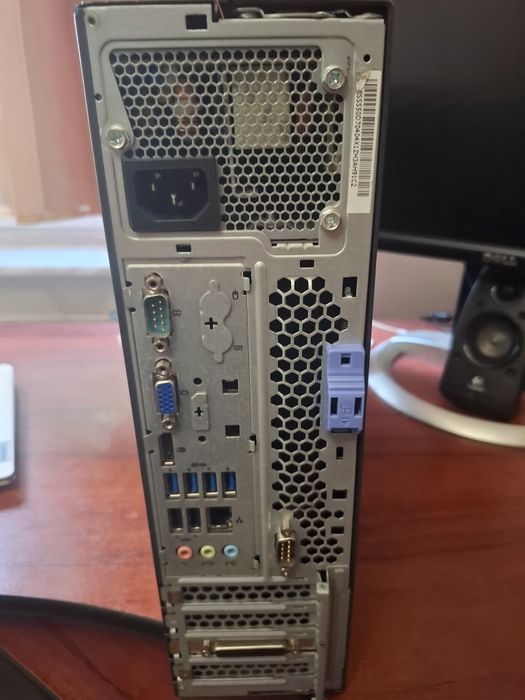 Vând lenovo thinkcentre m82