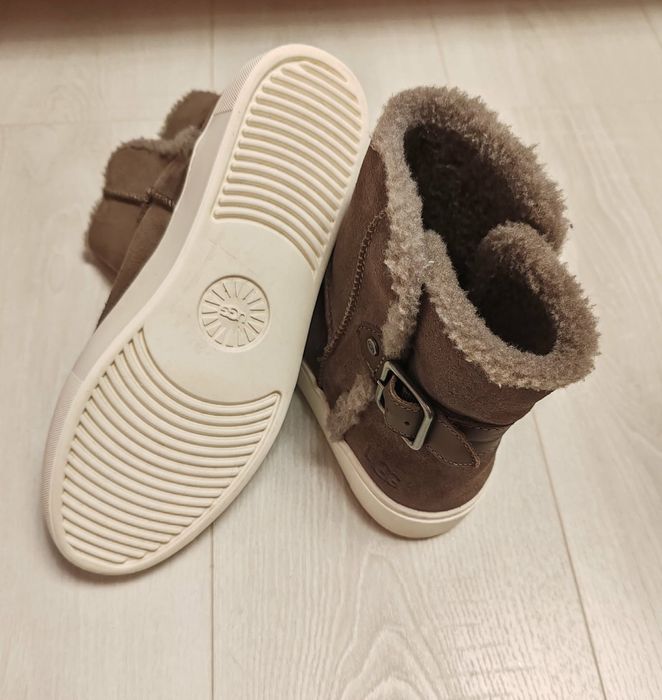 UGG cizme piele întoarsă