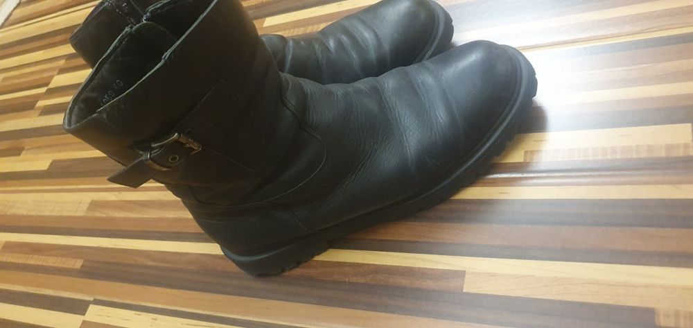 Продам обувь 40 размера