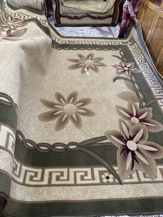 Гилам сотилади холати зўр