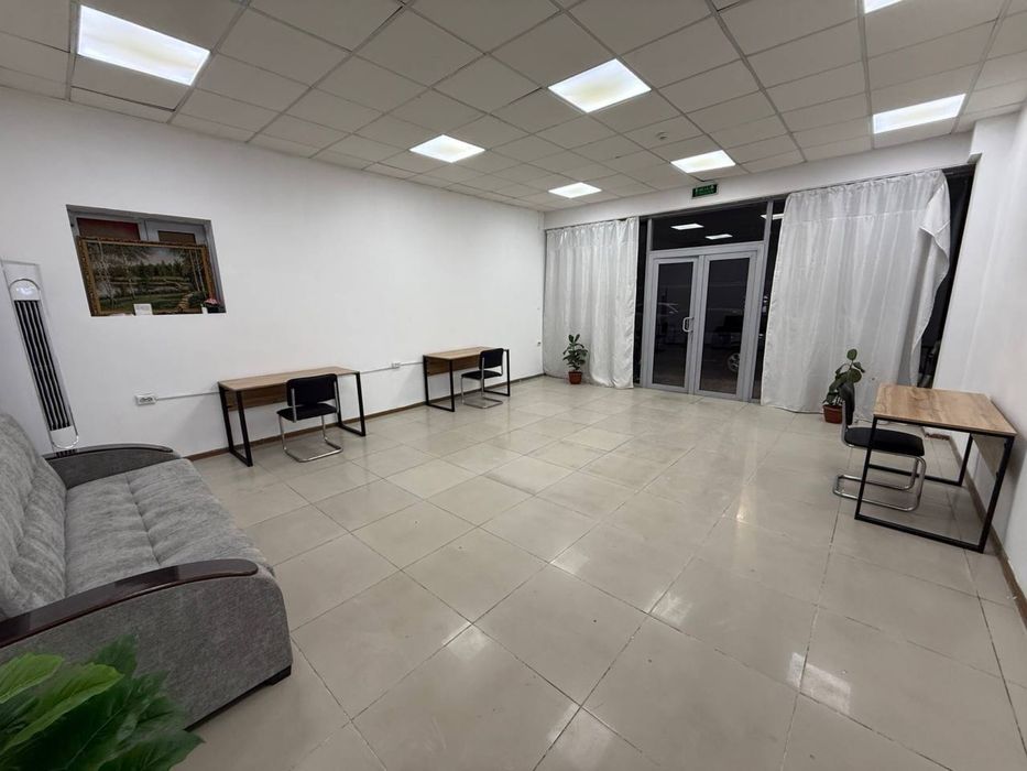 Аренда под офис 2 минут от метро Шахристан 40м2 С мебелью! 450$ 1 этаж
