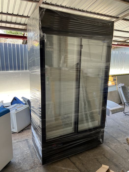 Vitrina frig dubla usi glisante/batante