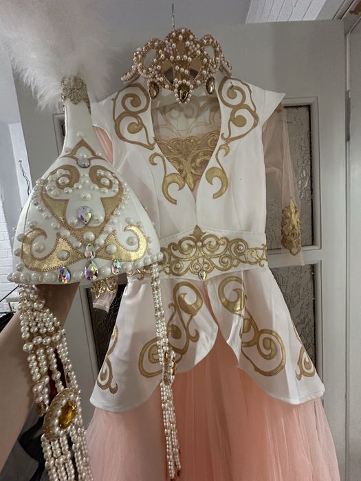 Национальное платье, камзол, саукеле, томириска