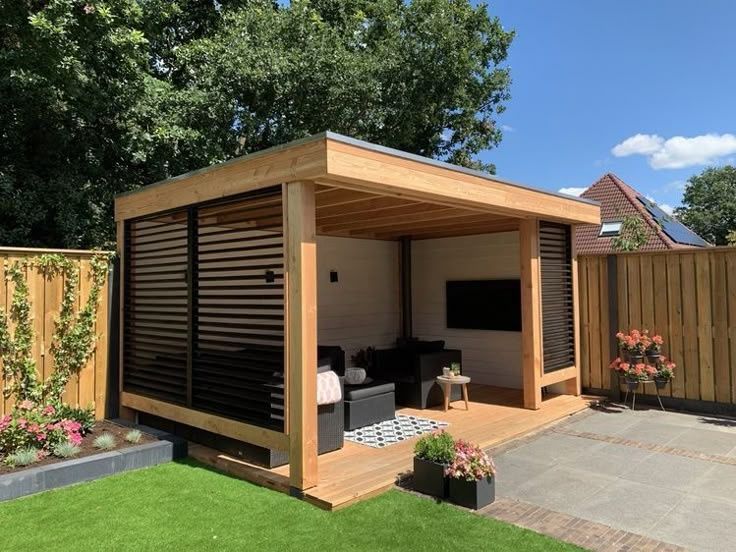 Vând foișor  din lemn
-foișoare la comanda
-pergole modele moder