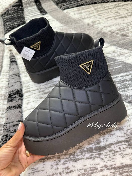 ADIDASI Dama imblaniti