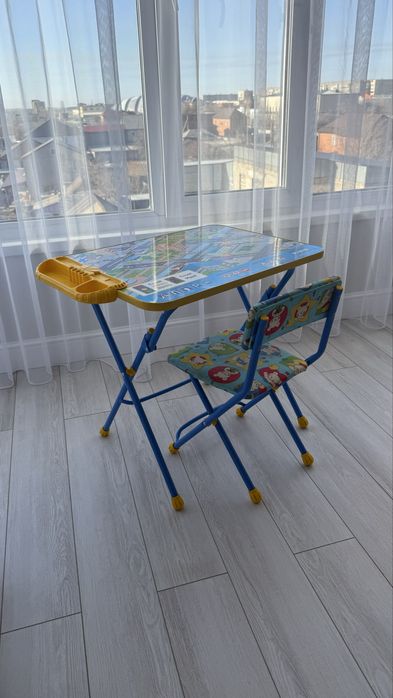 Продам детский стол и стул