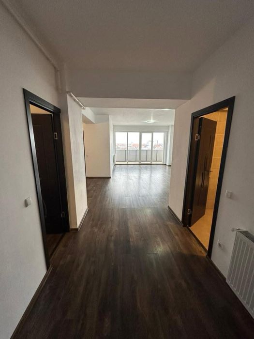 Ofer spre inchirere Apartament 3 Camere zona Piata Mare