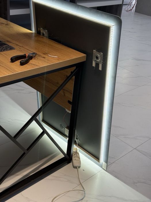 Зеркало с подствесткой