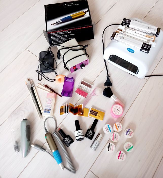 Freza unghii noua,lampa UV profi,capete,geluri, top coat,baza,becuri