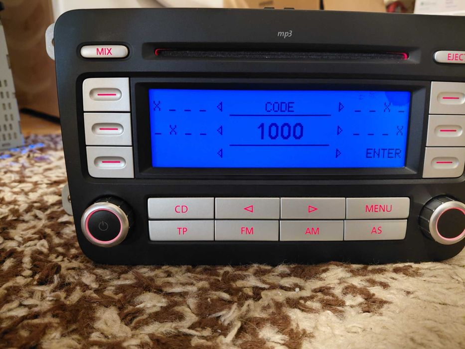 Radio cd rcd 300 golf tura passat nu am codul